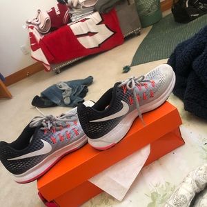 Nike Shoes - Nike running shoes Nike Shoes - Nike running shoes